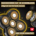 Gedetailleerde close-up van een 360° 4D scheerblad met gele gradenboog.