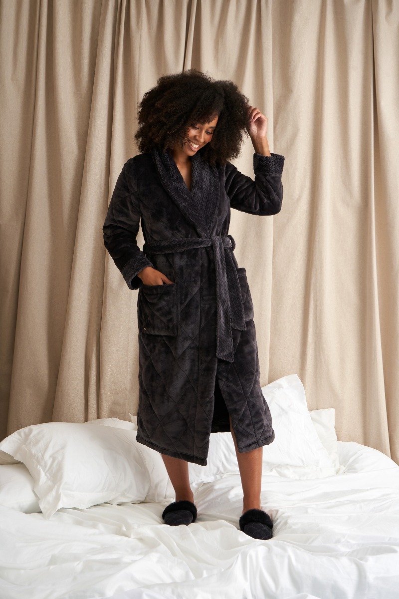 Pretty You London Quilted velour Badjas-Raven Raven-L/XL