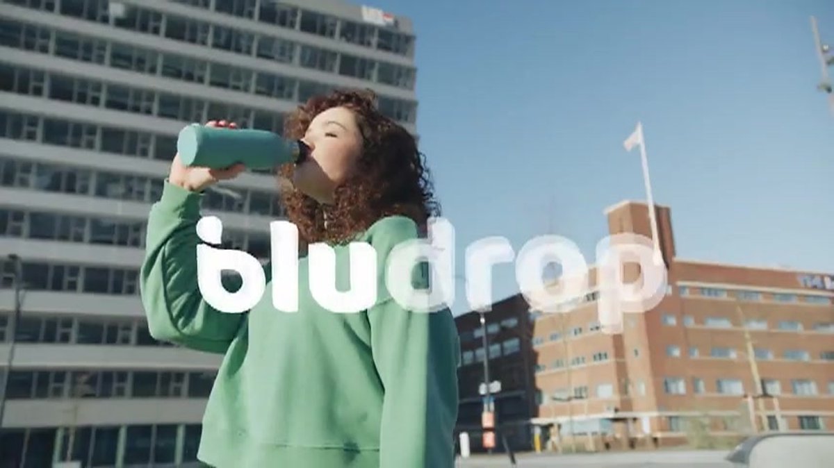 Emsa N31105 Bludrop Sleeve Drinkfles, 0,5 liter, 100% dicht, Quick-Press- sluiting, ergonomisch 360° drinkgenot, 12 uur warm, 24 uur koel, vaatwasmachinebestendig, roestvrij staal, zwart