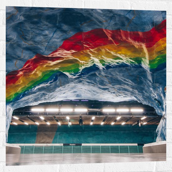 Muursticker - Tunnel met Regenboog Versiering - 80x80 cm Foto op Muursticker