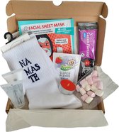 Cadeau box – Namaste - Relax - Ontspanning - Zenn - Verrassings Pakket - Gift box - Grappig - Cadeau voor vrouw man – Kado – Sokken - Geschenkdoos –LuckyDay Socks - Maat 37-44