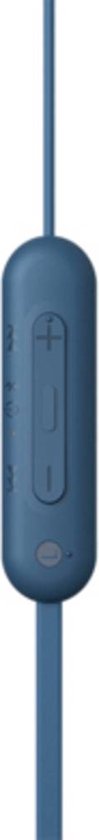 Blauwe control unit met volume- en afspeelknoppen op de kabel.