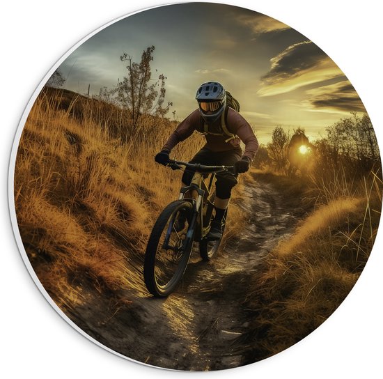 PVC Schuimplaat Muurcirkel - Mountainbikers door de Duinen tijdens Zonsondergang - 20x20 cm Foto op Muurcirkel (met ophangsysteem)