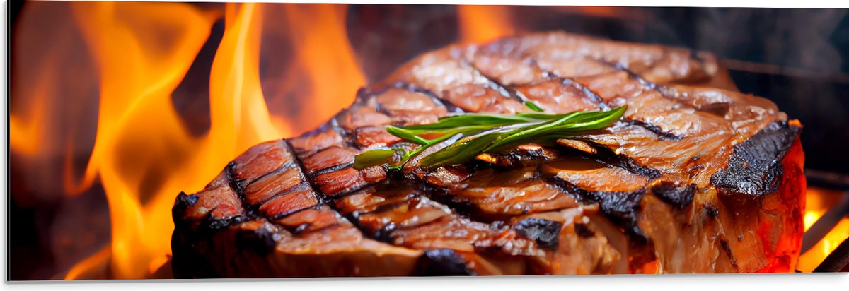 Dibond - Brandende Steak op Barbecue - 90x30 cm Foto op Aluminium (Wanddecoratie van metaa