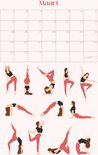 Kalender met 11 yoga poses in zwart en rood sportkleding voor maart.