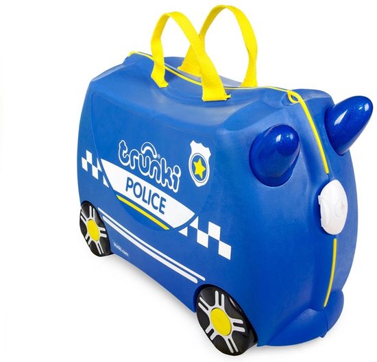 Een blauwe koffer met wielen en gele handvatten, versierd met politie-opdruk.