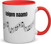 Akyol - muzieknoten met eigen naam koffiemok - theemok - rood - Muzieknoot - muziek liefhebbers - mok met eigen naam - iemand die houdt van muziek - verjaardag - cadeau - kado - 350 ML inhoud