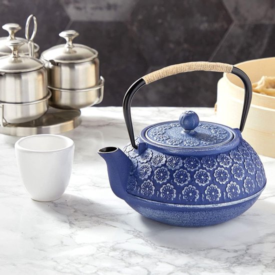 Une théière en verre au et des tasses de thé en verre à Double paroi avec  un tamis en acier inoxydable amovible, un infuseur de thé à 1000ml pour du  thé à
