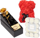 Ours rose avec une rose dorée, des bougies et des feuilles de rose dans une boîte cadeau - Cadeau romantique - Anniversaire - Paquet romantique - Amour - Ours rose - Cadeau - Grand cadeau - Saint-Valentin - Mariage