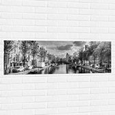 Muursticker - Uitzicht over de Grachten van Amsterdam (Zwart-wit) - 120x40 cm Foto op Muursticker