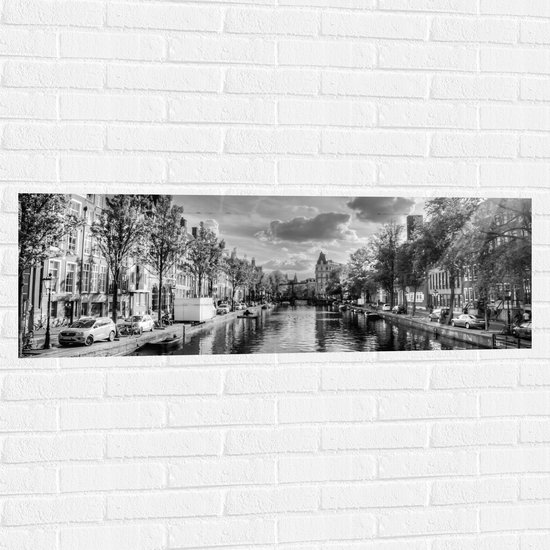 Muursticker - Uitzicht over de Grachten van Amsterdam (Zwart-wit) - 120x40 cm Foto op Muursticker