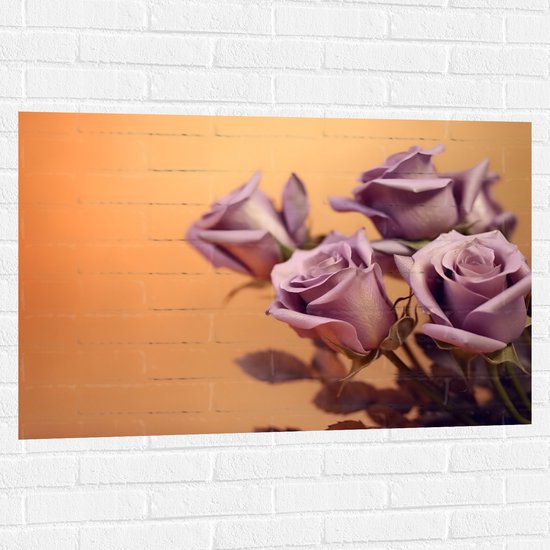 Muursticker - Paarse Rozen bij Oranje Achtergrond - Bloemen - 105x70 cm Foto op Muursticker
