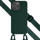 Coque iPhone 15 Pro Max avec cordon - Selencia Coque en Siliconen avec cordon amovible - Vert foncé