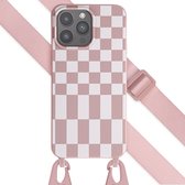 iPhone 15 Pro Max Hoesje Met Koord - Selencia Siliconen design hoesje met afneembaar koord - Roze / Irregular Check Sand Pink