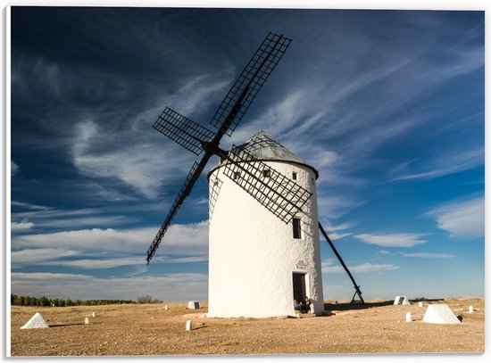 PVC Schuimplaat - Witte Molen onder Sluierbewolkin, Nederland - 40x30 cm Foto op PVC Schuimplaat (Met Ophangsysteem)