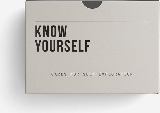 Boîte avec 'Know Yourself' et 'Cards for Self-Exploration' en noir sur fond gris clair.