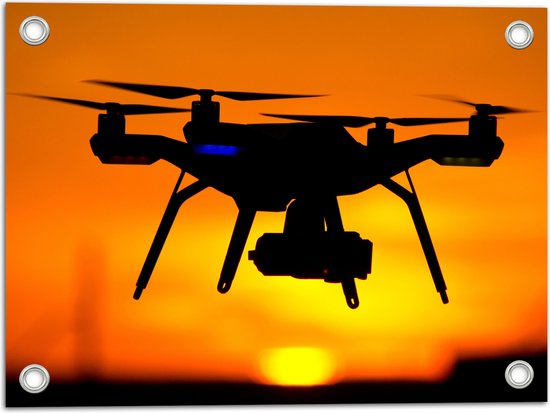 Tuinposter – Silhouette van Drone bij Zonsondergang - 40x30 cm Foto op Tuinposter (wanddecoratie voor buiten en binnen)