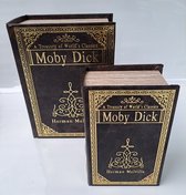 Denza- Opberg box Moby Dick BK35S2500 boekendoos - opbergdoos - decoratie - vintage - deco - decoratieve boeken - doos boek - kasboek - dozen - kluizen boek - kist - decoratief - kapitein Achab van de walvisvaarder Pequod - walvis