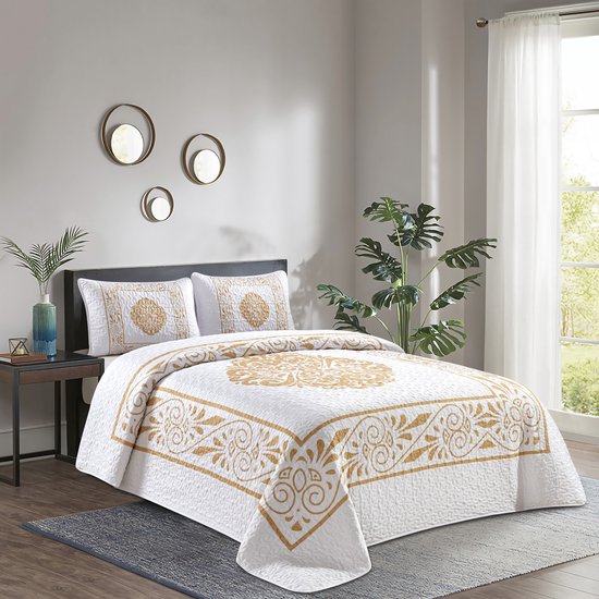 Luxe bedsprei set - Bedsprei 220x240 - Kussensloop 2x 50x70 - Wit met gouden luxe details