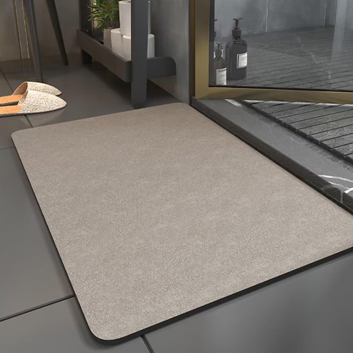 Ensemble tapis de bain et contour WC à mémoire de forme gris argent