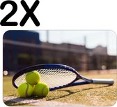BWK Stevige Placemat - Tennisballen Onder Tennis Racket - Set van 2 Placemats - 45x30 cm - 1 mm dik Polystyreen - Afneembaar