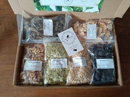 Kruidenbox 9 konijn / knaagdier - weegbree, appelschijfjes, tuinbonen-, havervlokken en rozenbottel - snacks - Bunny mailbox herbs