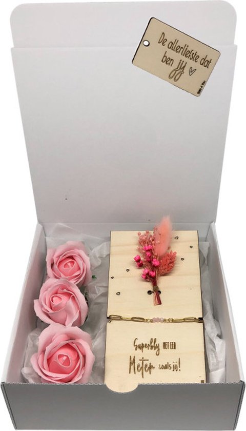 Geschenkbox liefste METER | roze | ARMBAND | droogbloemen | liefste meter | meter vragen | meter worden | peettante vragen | peettante worden | cadeau | geschenkdoos | giftbox