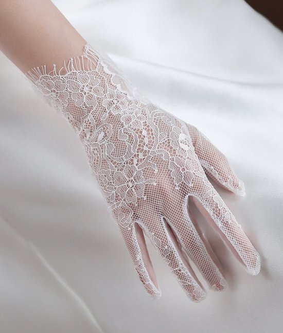 Gants de mariée en filet de kanten blanche élégants et délicats : parfaits  pour la... | bol