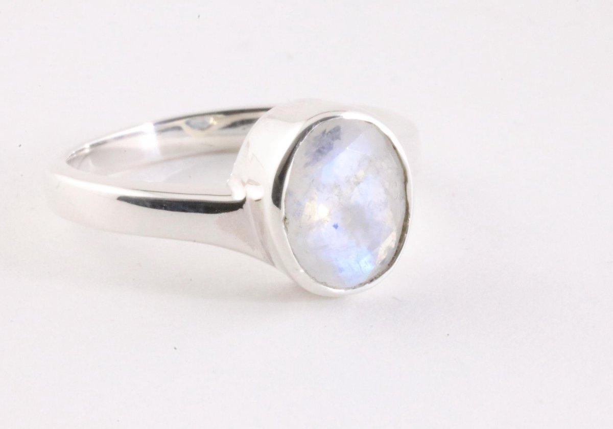 Zilveren ring met regenboog maansteen - maat 18.5 | bol.com