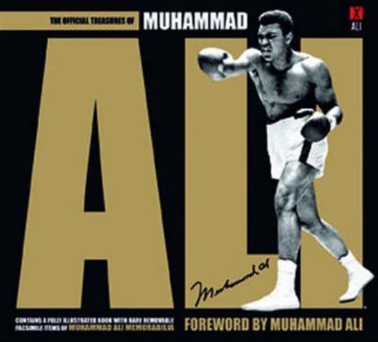 Boekomslag met Muhammad Ali in bokshouding. Goudkleurige letters met 'MUHAMMAD ALI'.