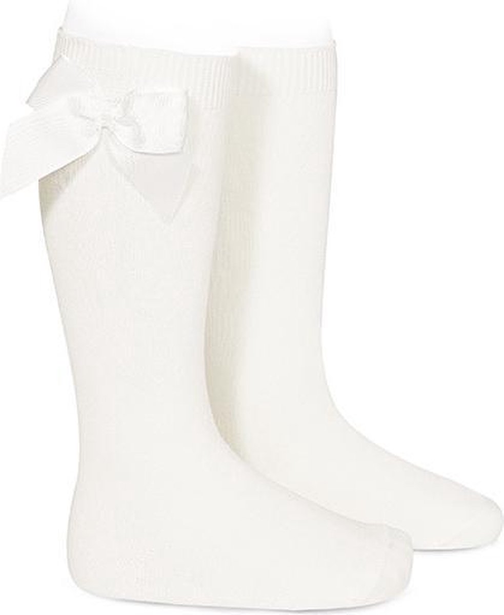 Kniekousen met strik off white 23-26 maanden. Kniekous met strik