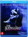 Blu-ray hoes met Kevin Costner die Whitney Houston draagt in de regen. "The Bodyguard" staat op de hoes.