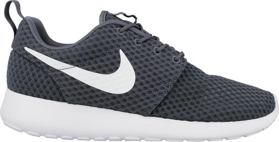 roshe runs grey and black
