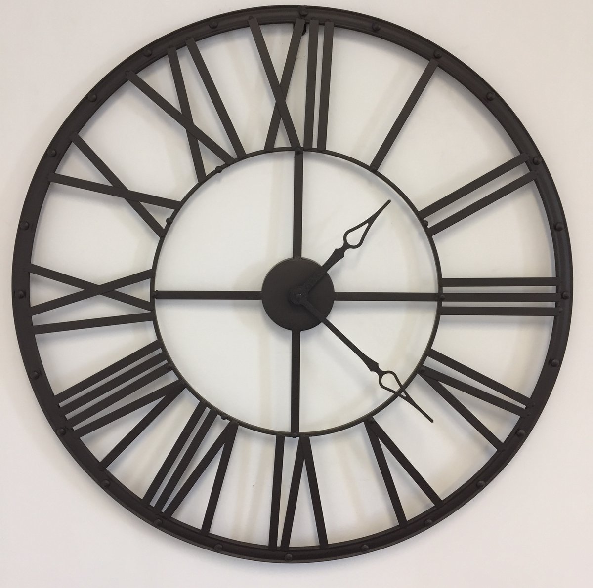 WANDKLOK INDUSTRIEEL METAAL DONKER BRUIN VINTAGE RETRO