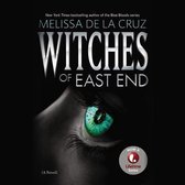 Boekcover van "Witches of East End" door Melissa De La Cruz, met een oog en de tekst "Witches of East End". Nu een Lifetime serie.