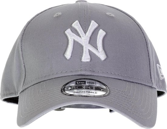 Grijze New Era 9FORTY pet met wit New York Yankees logo op de voorkant.
