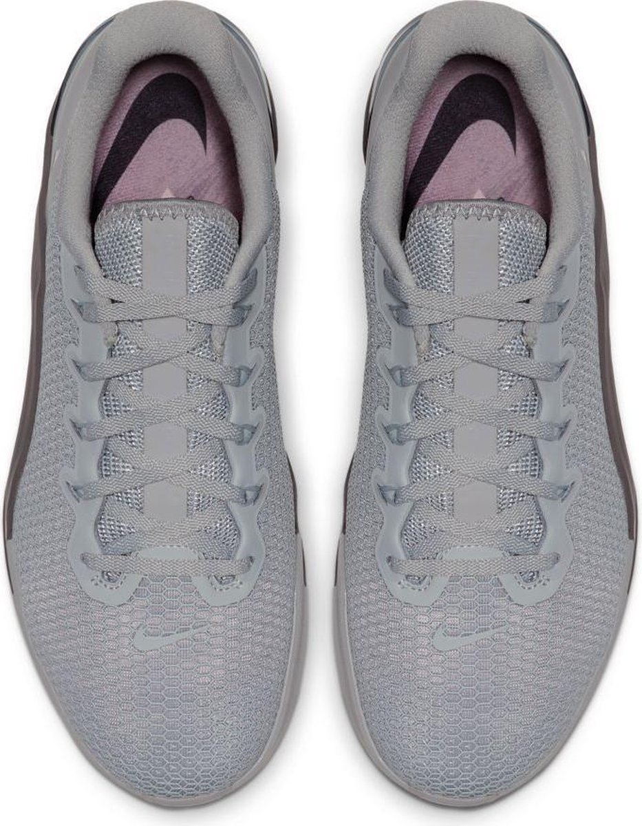Nike metcon 5 gunsmoke maat: 44 | bol.com