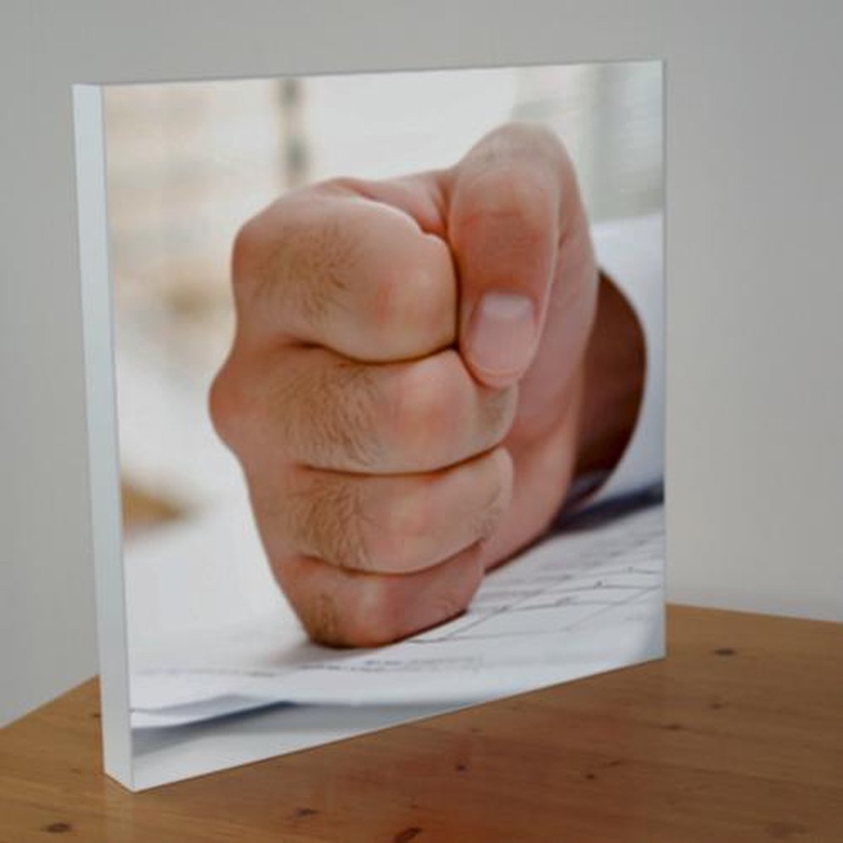 Wandbord 'Vuist'