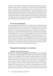 Bladzijde met tekst over oplossingsgerichte therapie, inclusief de rol van de therapeut en therapeutische principes en technieken.