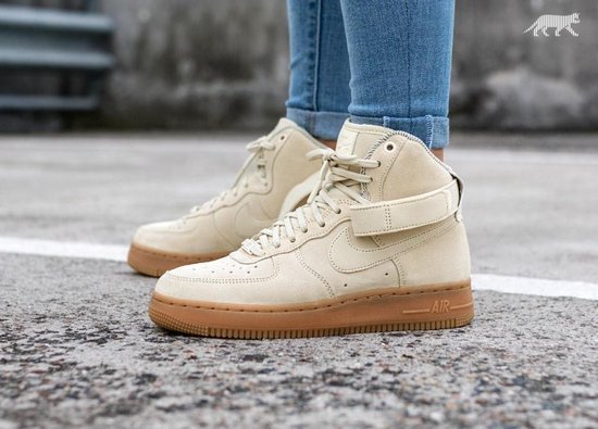 Nike Sneakers Air Force 1 Hi Dames Beige Maat 37,5 | bol.com