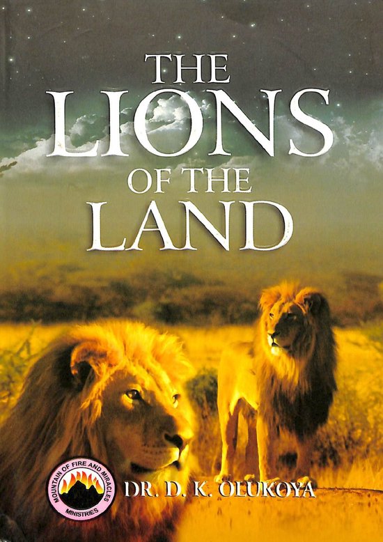 Boek 'The Lions of the Land' met op de voorgrond twee leeuwen, met op de achtergrond de tekst 'The Lions of the Land'.