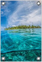 Tuinposter – Tropisch Eiland vanaf Zee– 40x60cm Foto op Tuinposter (wanddecoratie voor buiten en binnen)