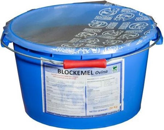 Blauwe emmer met BLOCKEMEL Ovina, 20kg. Aangevuld voeder middel voor schapen. Met deksel en etiket.
