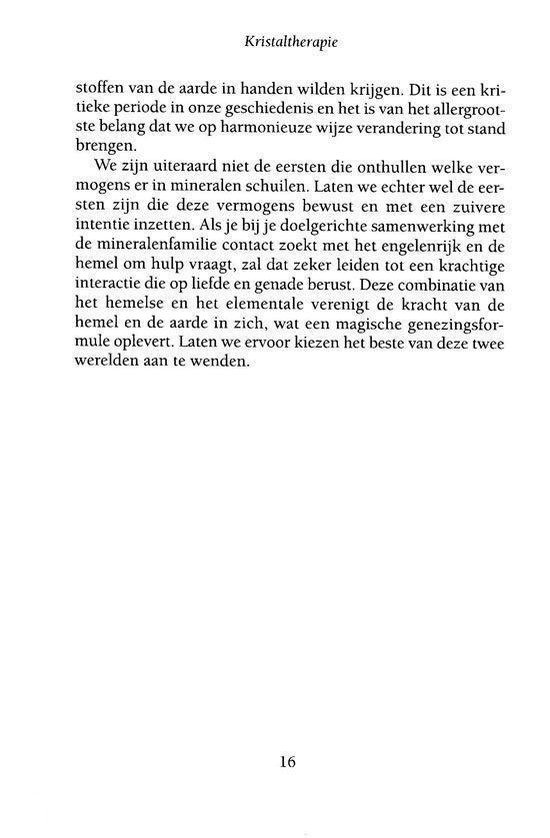 Tekstpagina met titel 'Kristaltherapie' en paragrafen over de helende kracht van mineralen en hun connectie met het hemelse.