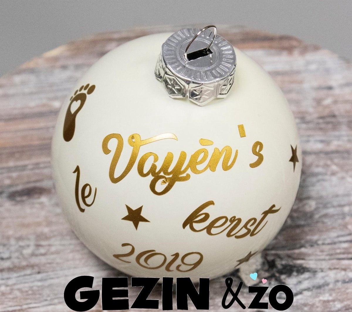 Kerstbal Wit met Naam 1e kerst Goud 7 cm grote bal Kerstmis