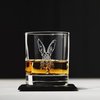 Whiskyglas Gegraveerd met Haas en leistenen onderzetter - Just Slate Company Scotland
