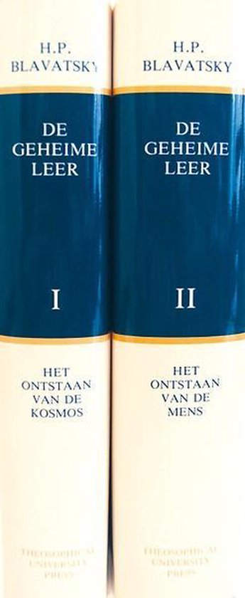 Twee gebonden boeken met de titel 'De geheime leer' in blauwe letters op een donkerblauwe band. Volume I: 'Het ontstaan van de kosmos'. Volume II: 'Het ontstaan van de mens'.
