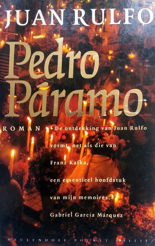 Boekomslag van Pedro Páramo door Juan Rulfo met een foto van brandende kaarsen in het donker.