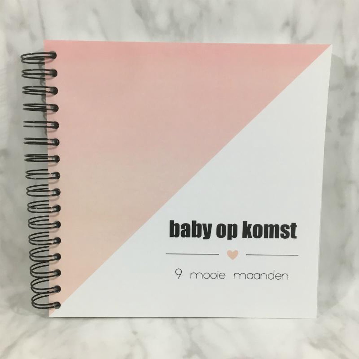 Invulboek 'Baby op komst' ROOS - Zwangerschapsdagboek - zwanger - fotoboek zwangerschap - kado - cadeau voor vrouw - vrouwen cadeautjes