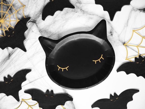 Zwart kattenbord met gouden oogjes, omringd door zwarte vleermuizen en gouden spinnenwebben.